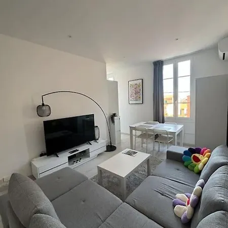 Apartment Monaco Cosy 3 Pieces *